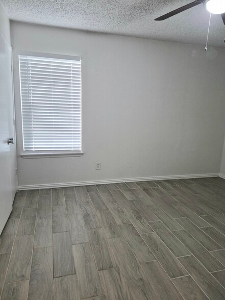 Building Photo - 214 Pine Meadow Dr