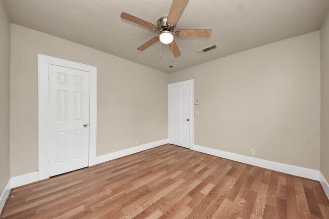 Building Photo - 201 W Pitts Ave