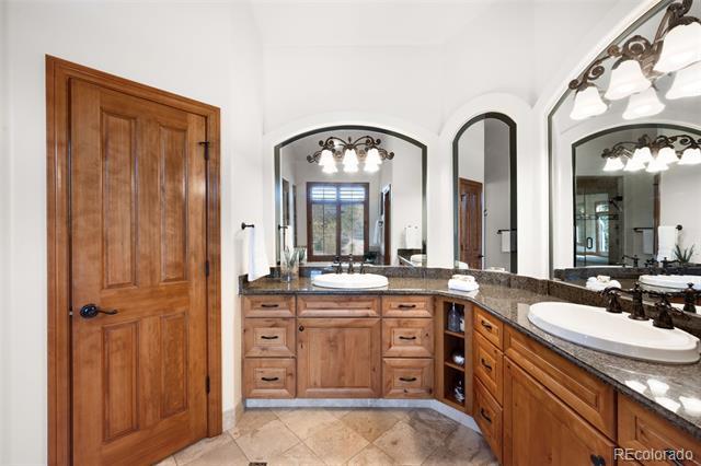 Building Photo - 1705 W Hinsdale Pl