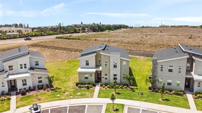 Building Photo - 9084 Sommerset Hills Dr