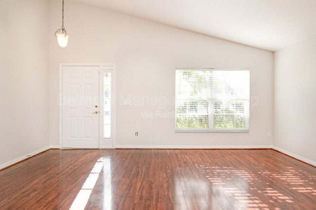Building Photo - 9853 Portofino Dr