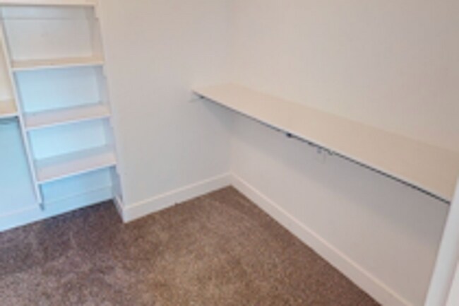Building Photo - 246 Bridgewater Ln