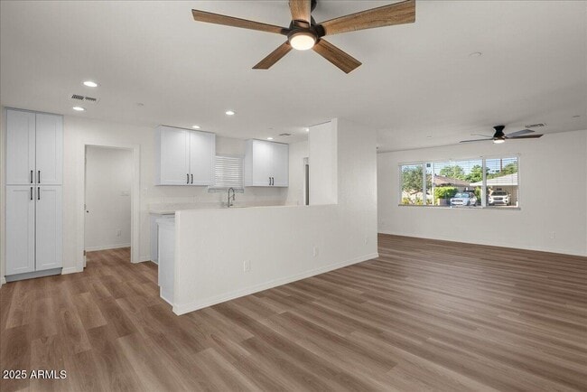 Building Photo - 2623 N 74th Pl