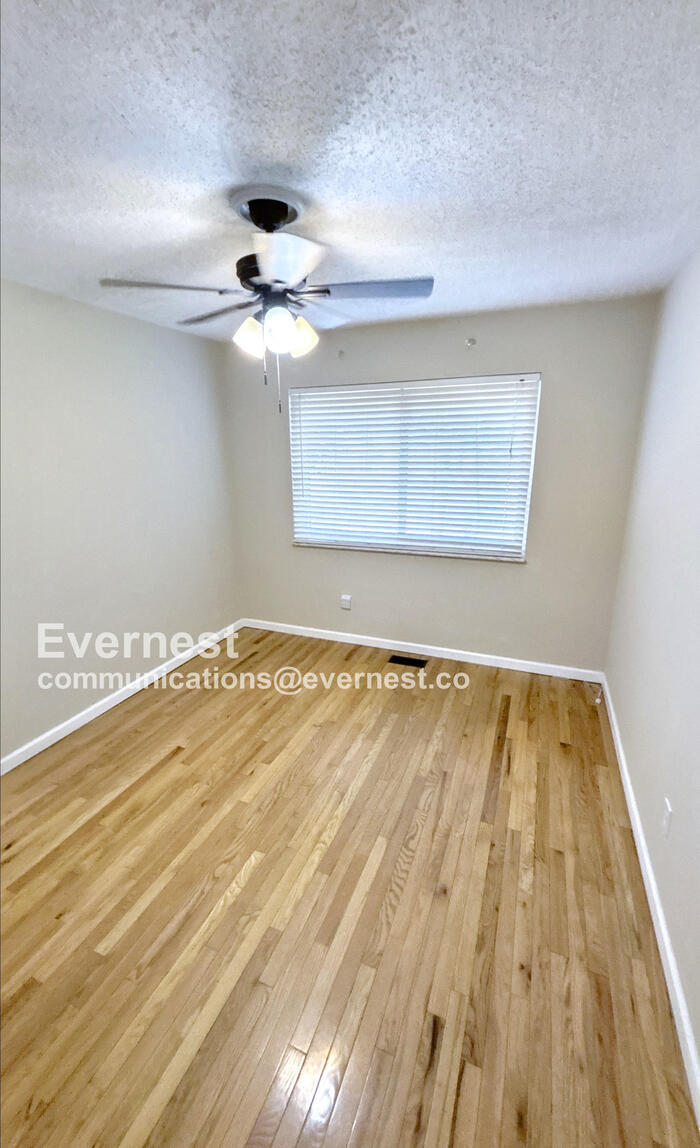 Building Photo - 1515 Mautenne Dr