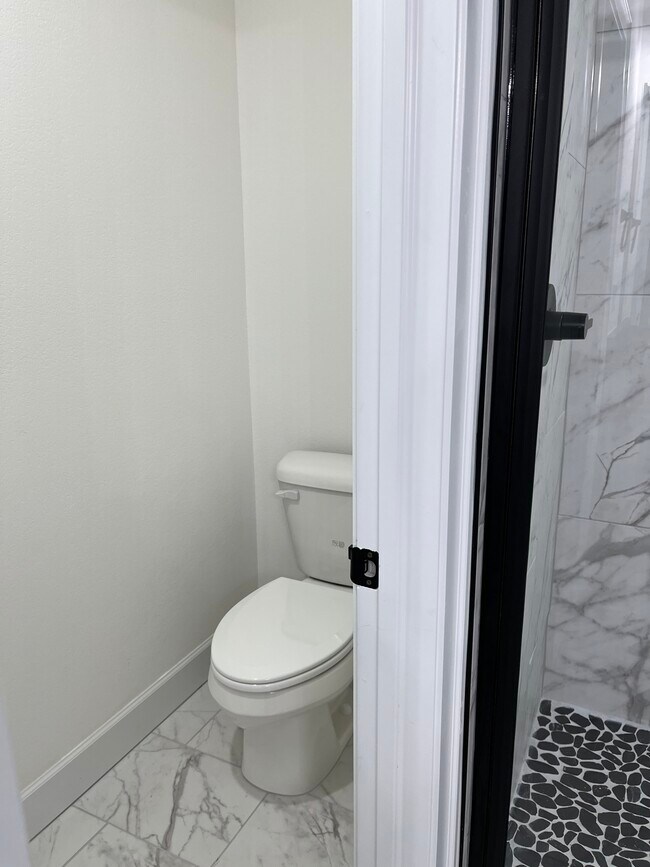 Building Photo - 3201 SW Lovely Ln