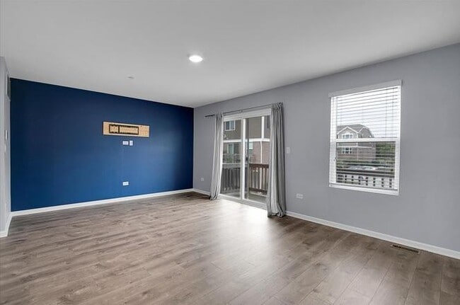 Building Photo - 912 Bradford Dr