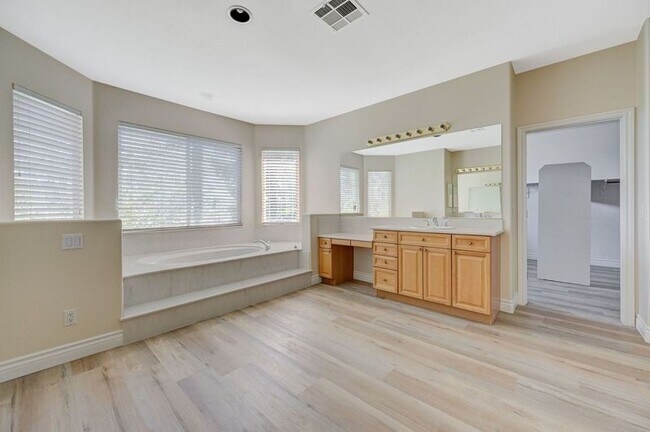 Building Photo - 89 Dollar Pointe Ave
