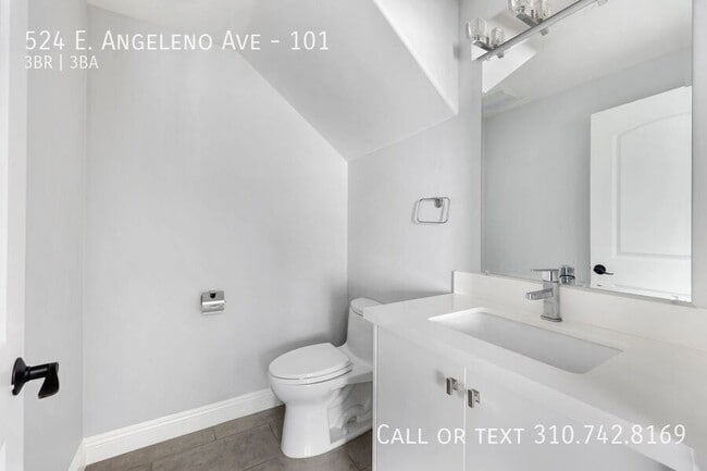 Building Photo - 524 E Angeleno Ave