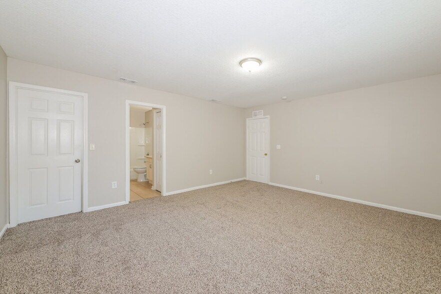 Building Photo - 7926 Pipit Ave