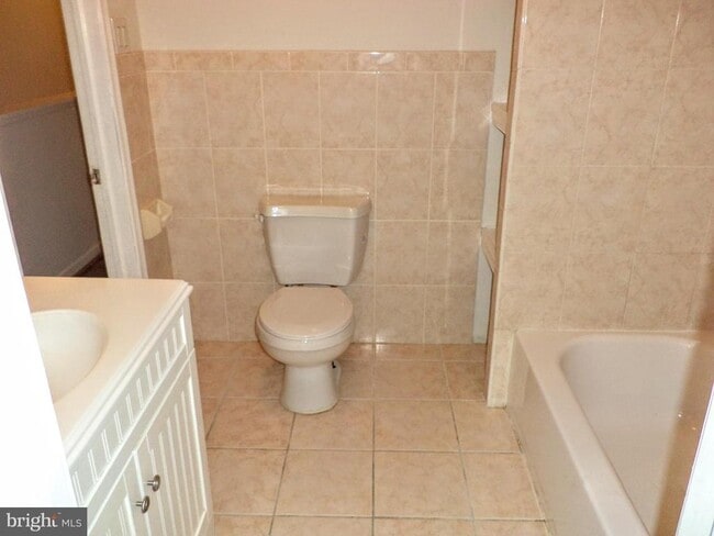 Building Photo - 2312 Moore St