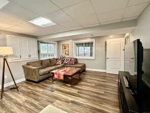 Building Photo - 19 Talcott Mountain Rd