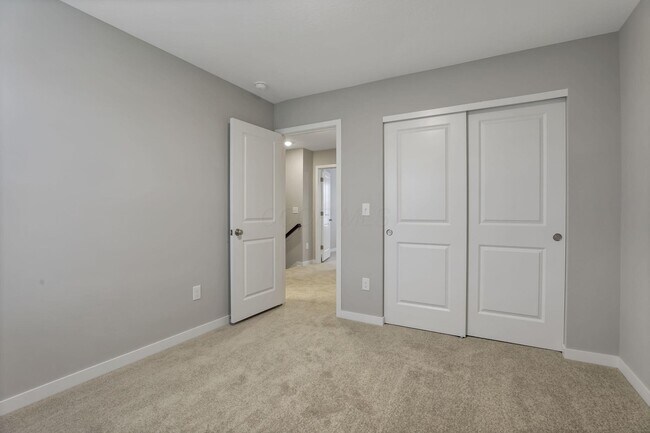 Building Photo - 3832 Old Glory Lp