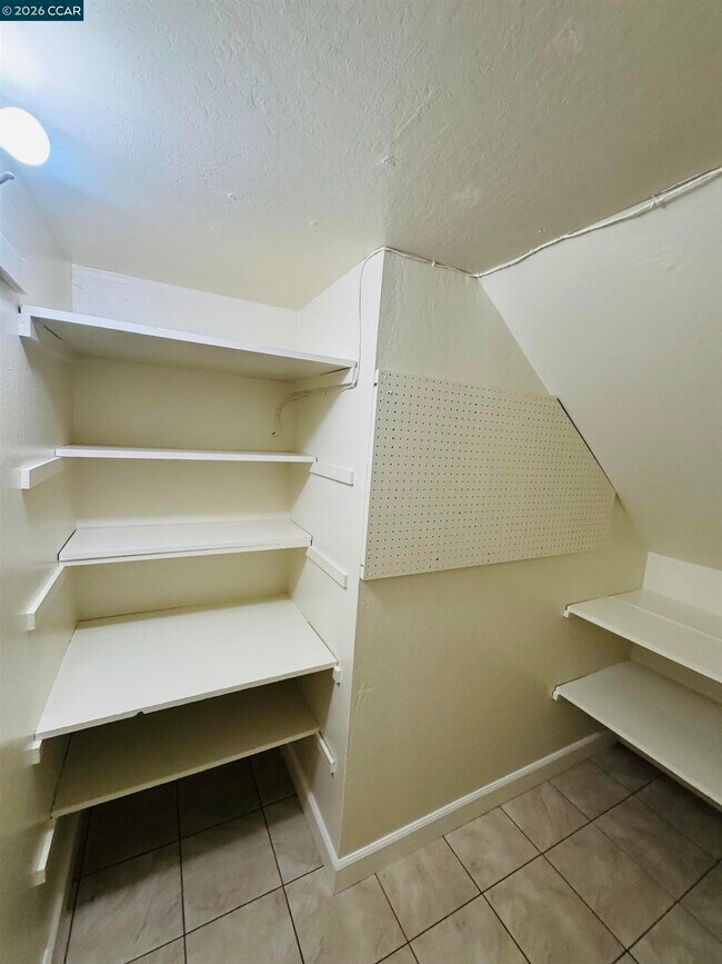 Building Photo - 103 Castle Rock Rd