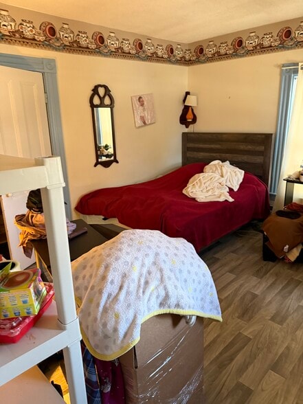 Building Photo - 298 Main St