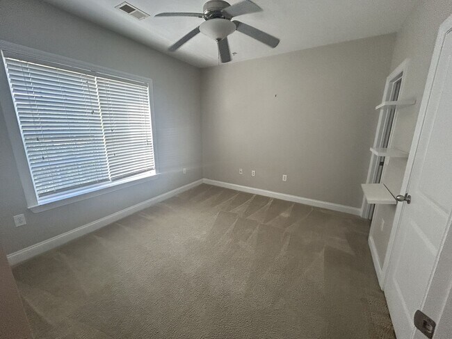 Building Photo - Don't miss this 4-bed, 3-bath condo TWO miles from the ocean!