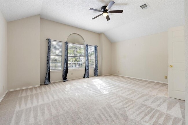 Building Photo - 2414 Mockingbird Dr