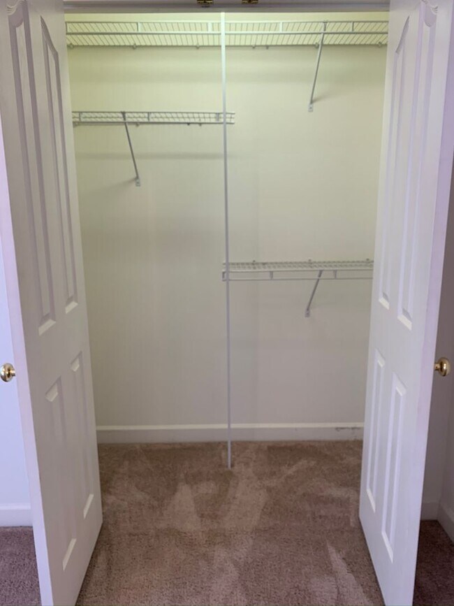 Building Photo - 126 Clusters Cir