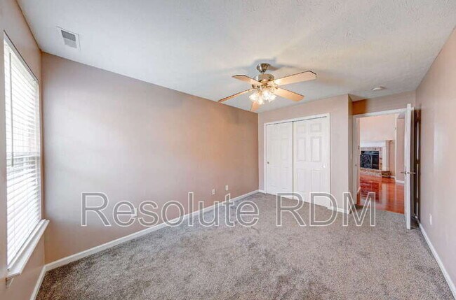 Building Photo - 2665 Foxbriar Pl