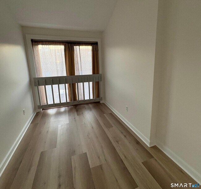 Building Photo - 295 Redstone Hl Rd