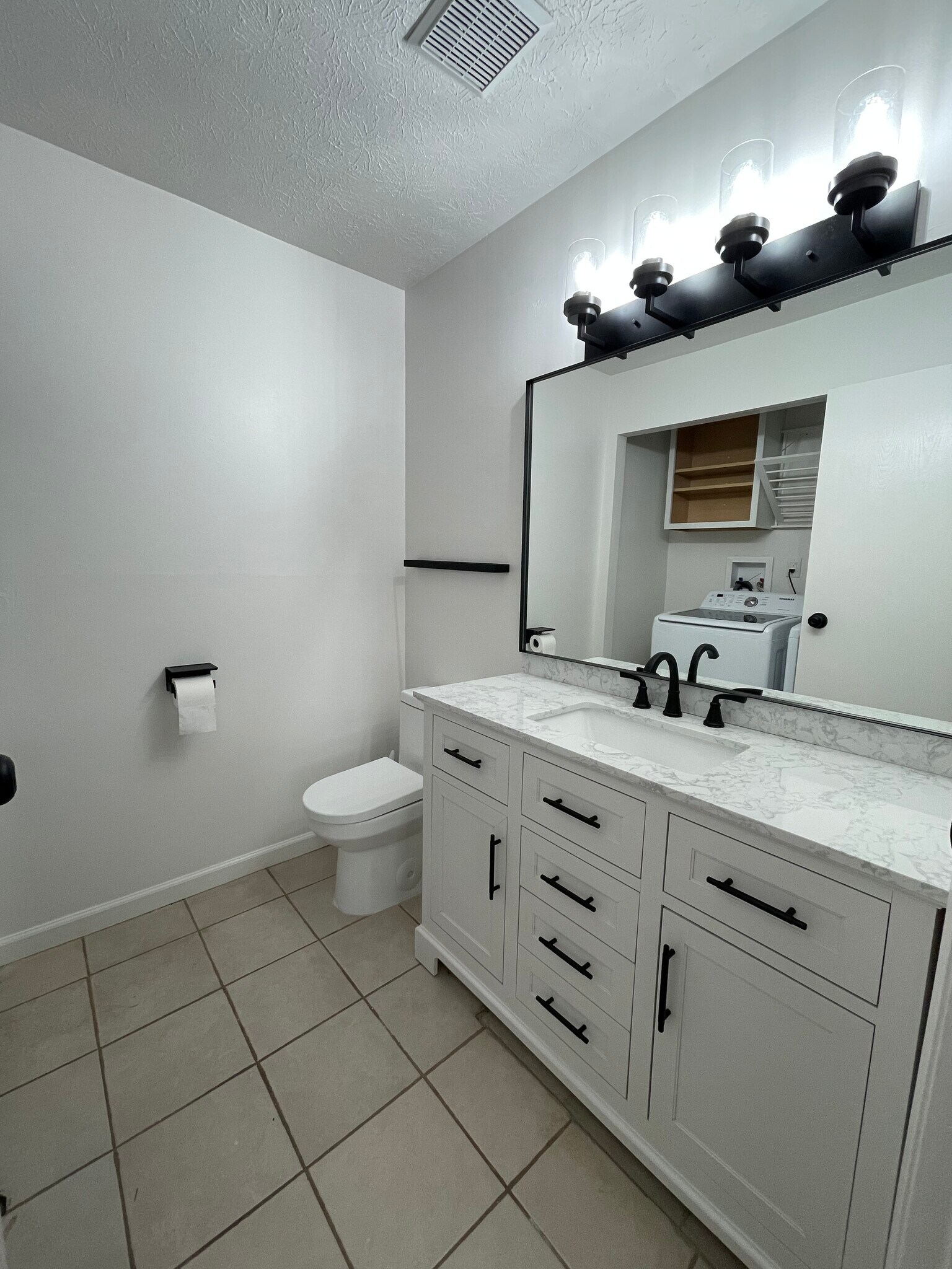 Building Photo - 7214 Creekview Dr