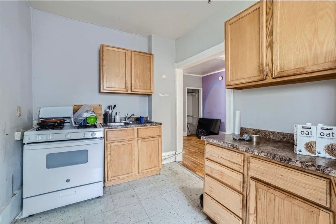 Building Photo - 617 Maryland Ave E