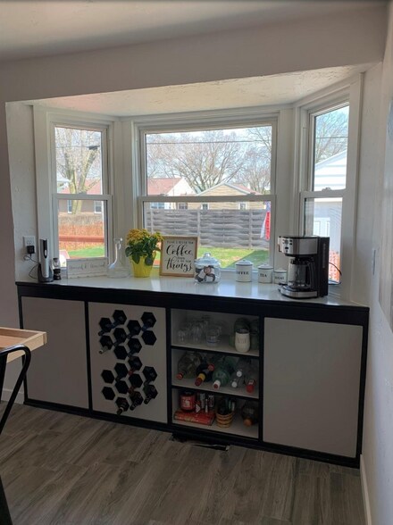 Building Photo - 233 Matthew St