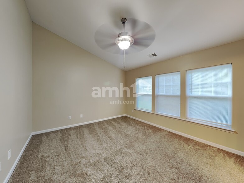 Building Photo - 1507 Bitter Creek Dr