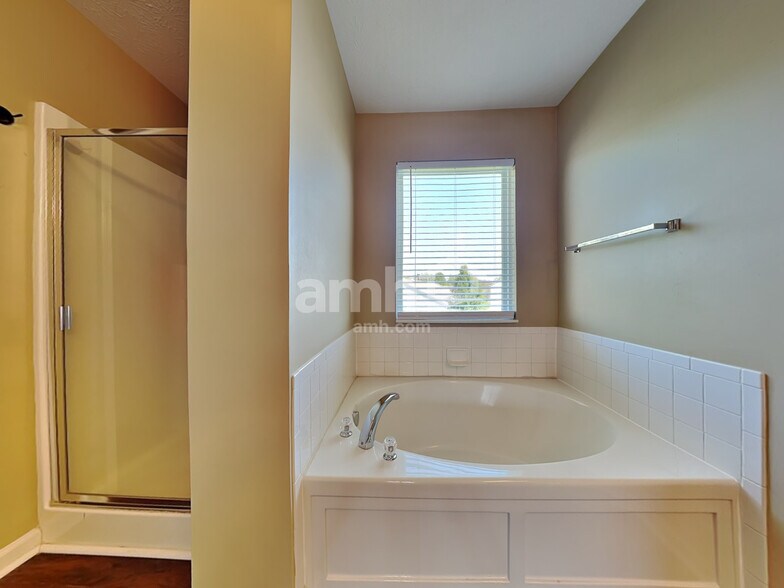 Building Photo - 12134 Carriage Stone Dr
