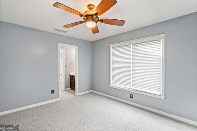 Building Photo - 529 Eastland Dr