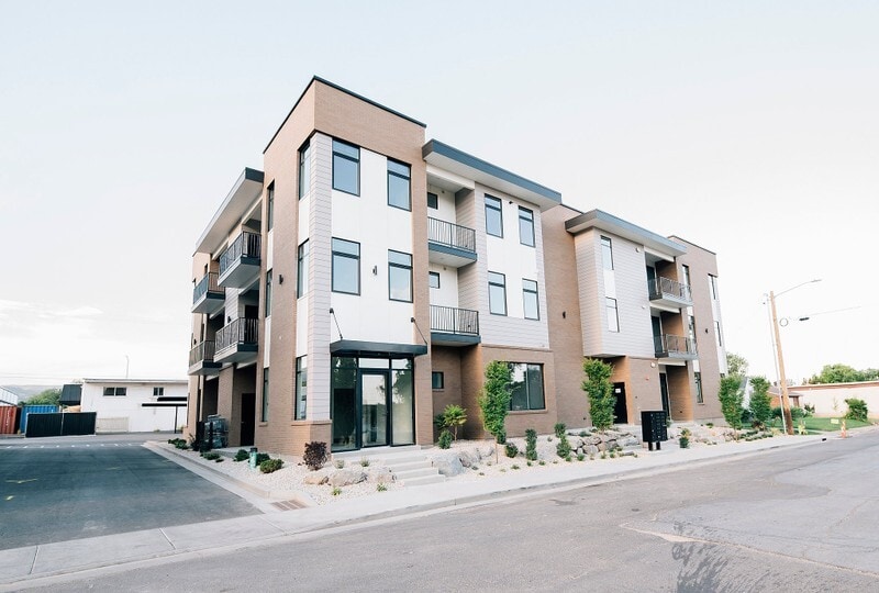 Building Photo - 43 W 400 S
