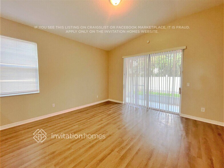 Building Photo - 6016 36th Ct E