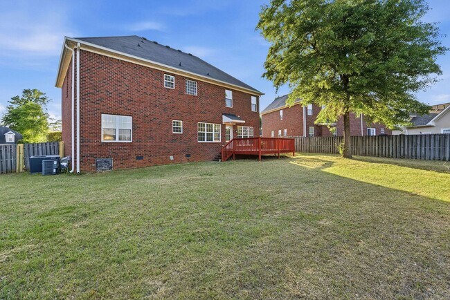 Building Photo - 330 Gardenia Dr