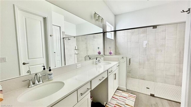 Building Photo - 15048 Pinehurst