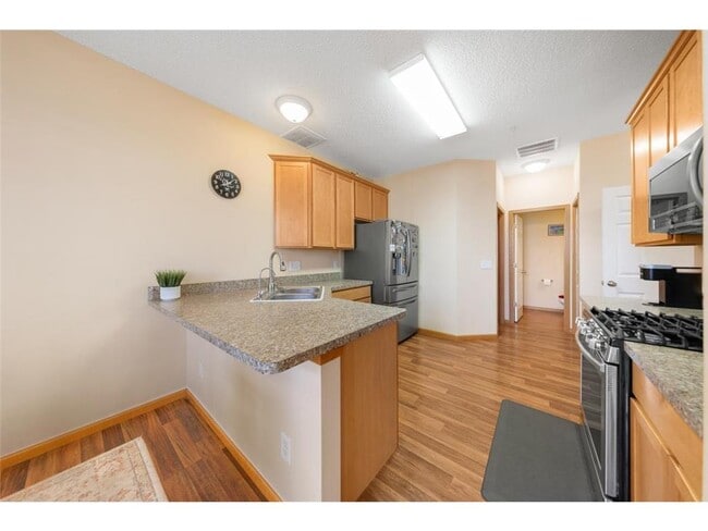 Building Photo - 5125 Holly Ln N