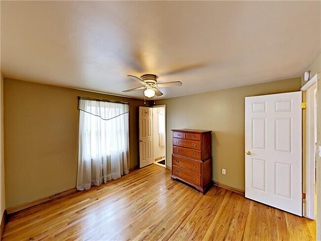 Building Photo - 517 Malabar Dr