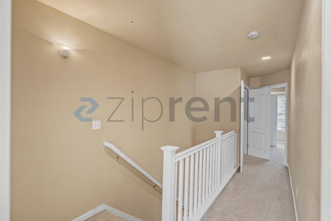 Building Photo - 20 Ashford Pl