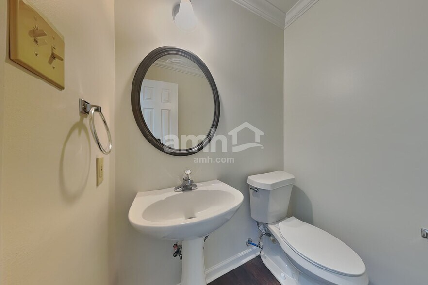Building Photo - 10225 Highgate Cir