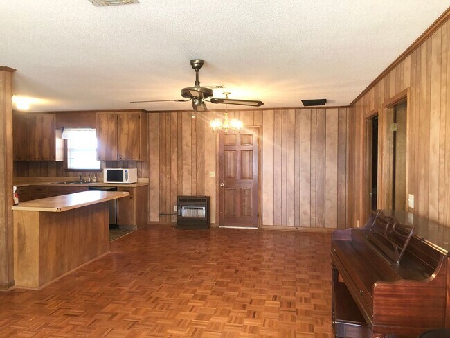 Building Photo - 812 Glenwood Rd