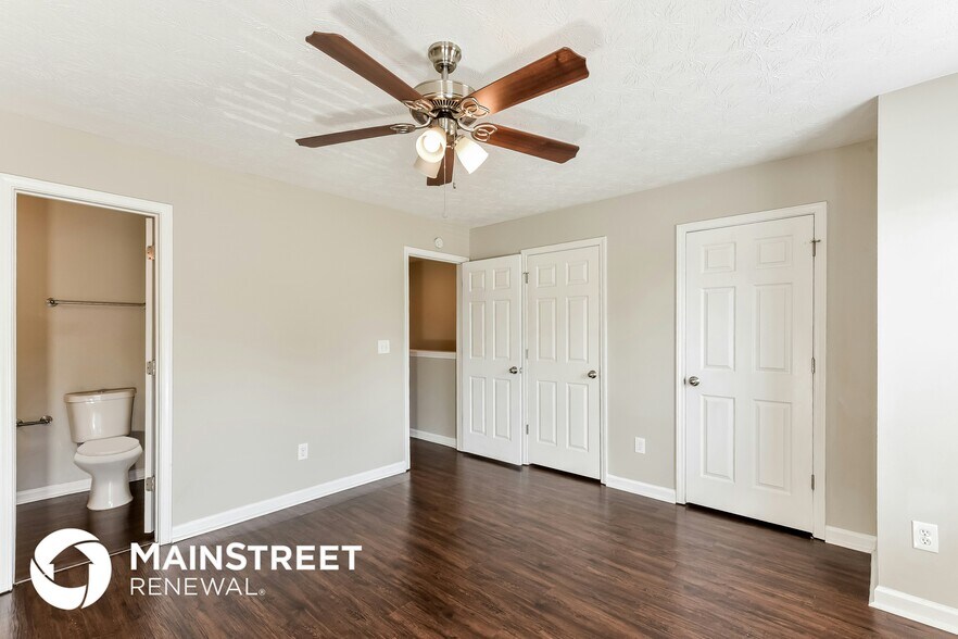 Building Photo - 5963 Sherwood Trace