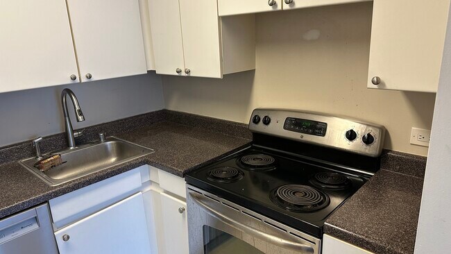 Building Photo - 440 N Wabash Ave