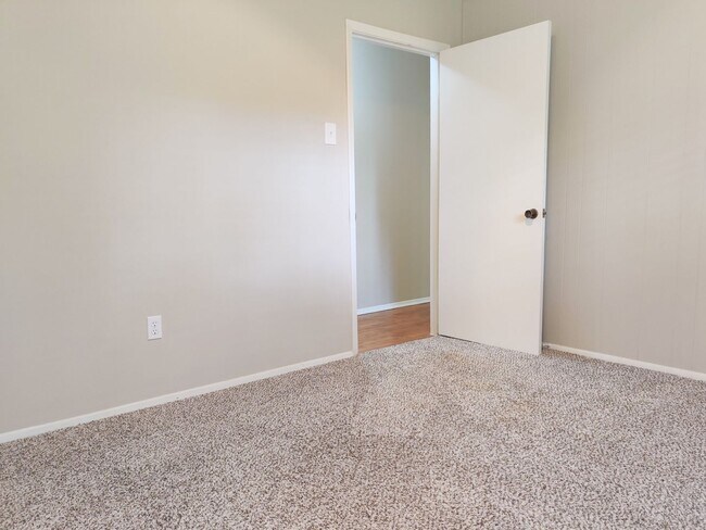 Building Photo - 1914 Seakale Ln