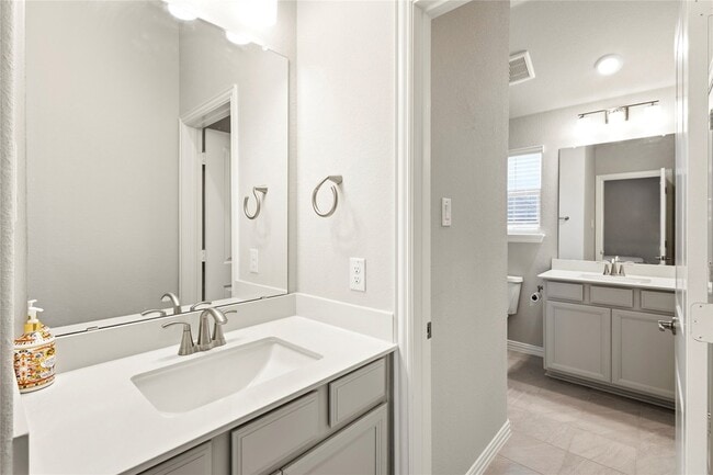 Building Photo - 2213 Cherrybark Trl