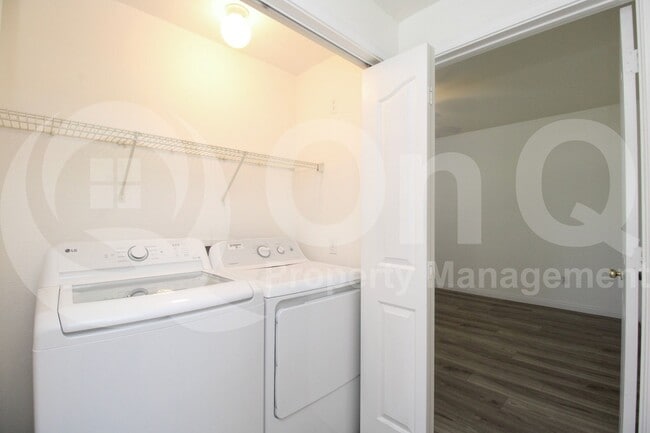Building Photo - 16013 S Desert Foothills Pkwy