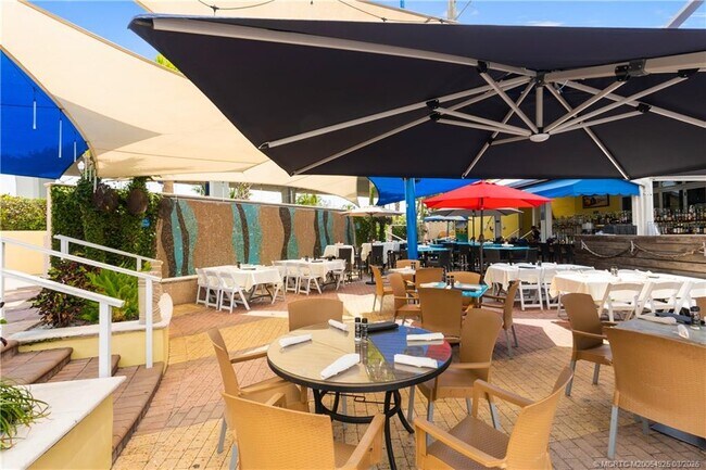 Building Photo - 2929 SE Ocean Blvd