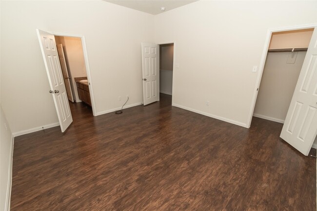 Building Photo - 21219 Grand Field Ct