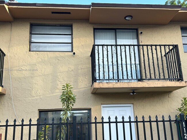 Building Photo - 6345 SW 138th Ct