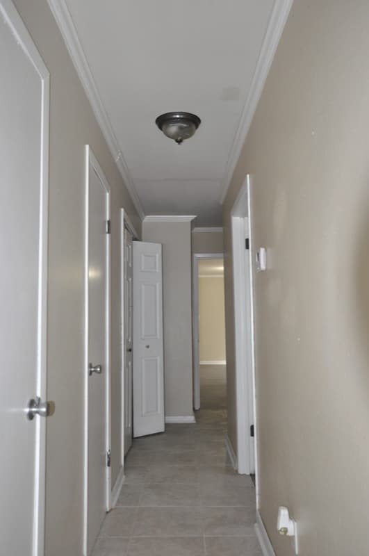 Building Photo - 107 Antoinette St