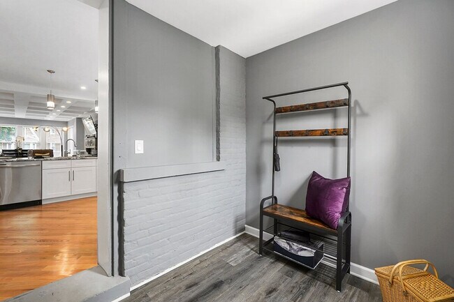 Building Photo - 8128 S King Dr