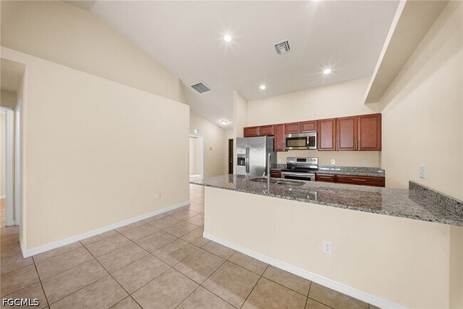 Building Photo - 2820 SW 7th Pl