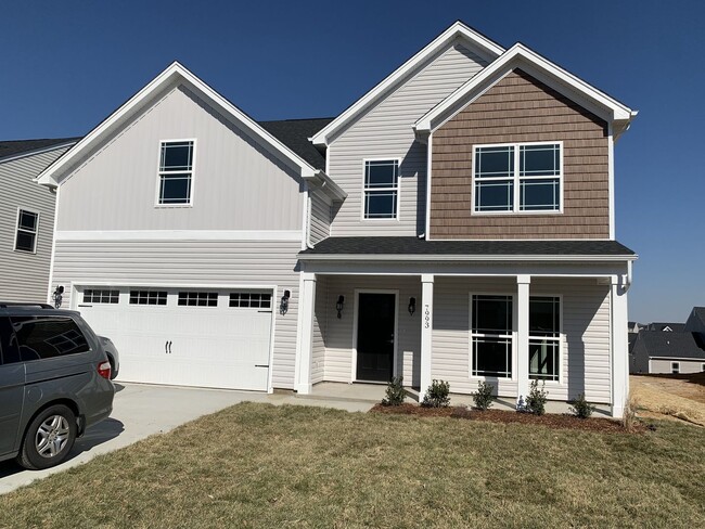 Primary Photo - 4 Bed, 3 Bath Home w/ 2 Car Garage and Fen...